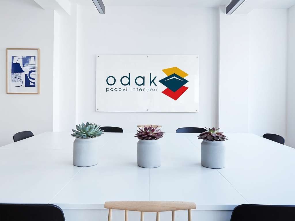 Podovi i interijeri Odak - branding i web stranica